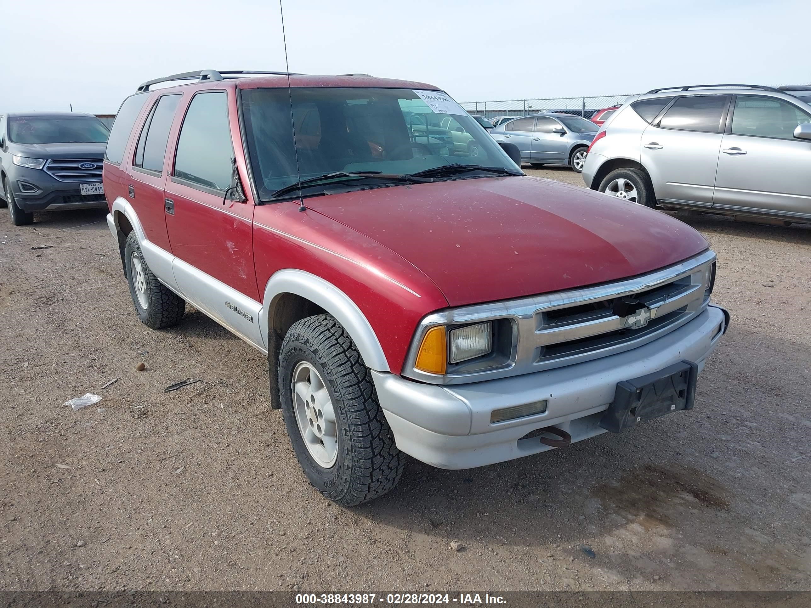 Photo 5 VIN: 1GNDT13W1S2202729 - CHEVROLET BLAZER 