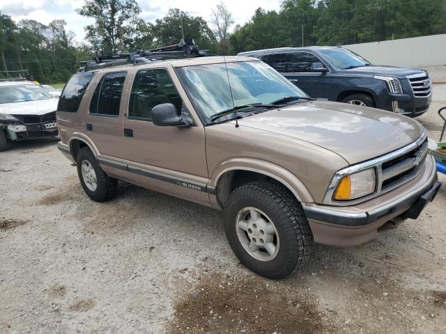 Photo 3 VIN: 1GNDT13W1V2110430 - CHEVROLET BLAZER 