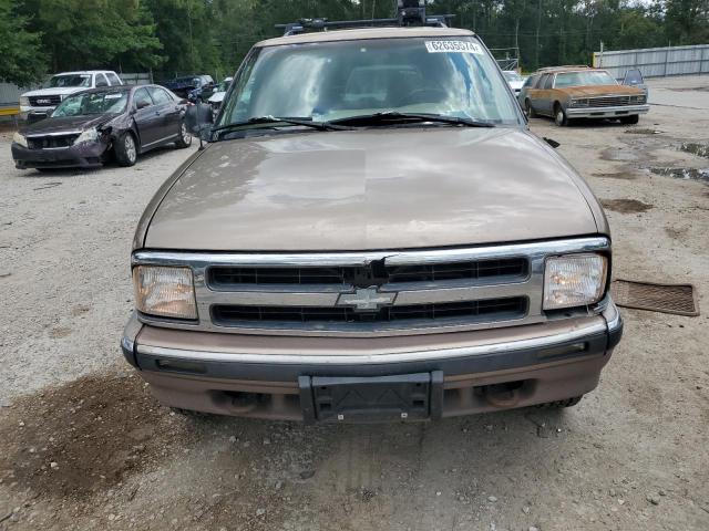 Photo 4 VIN: 1GNDT13W1V2110430 - CHEVROLET BLAZER 