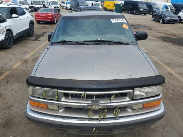 Photo 4 VIN: 1GNDT13W1X2131412 - CHEVROLET BLAZER 