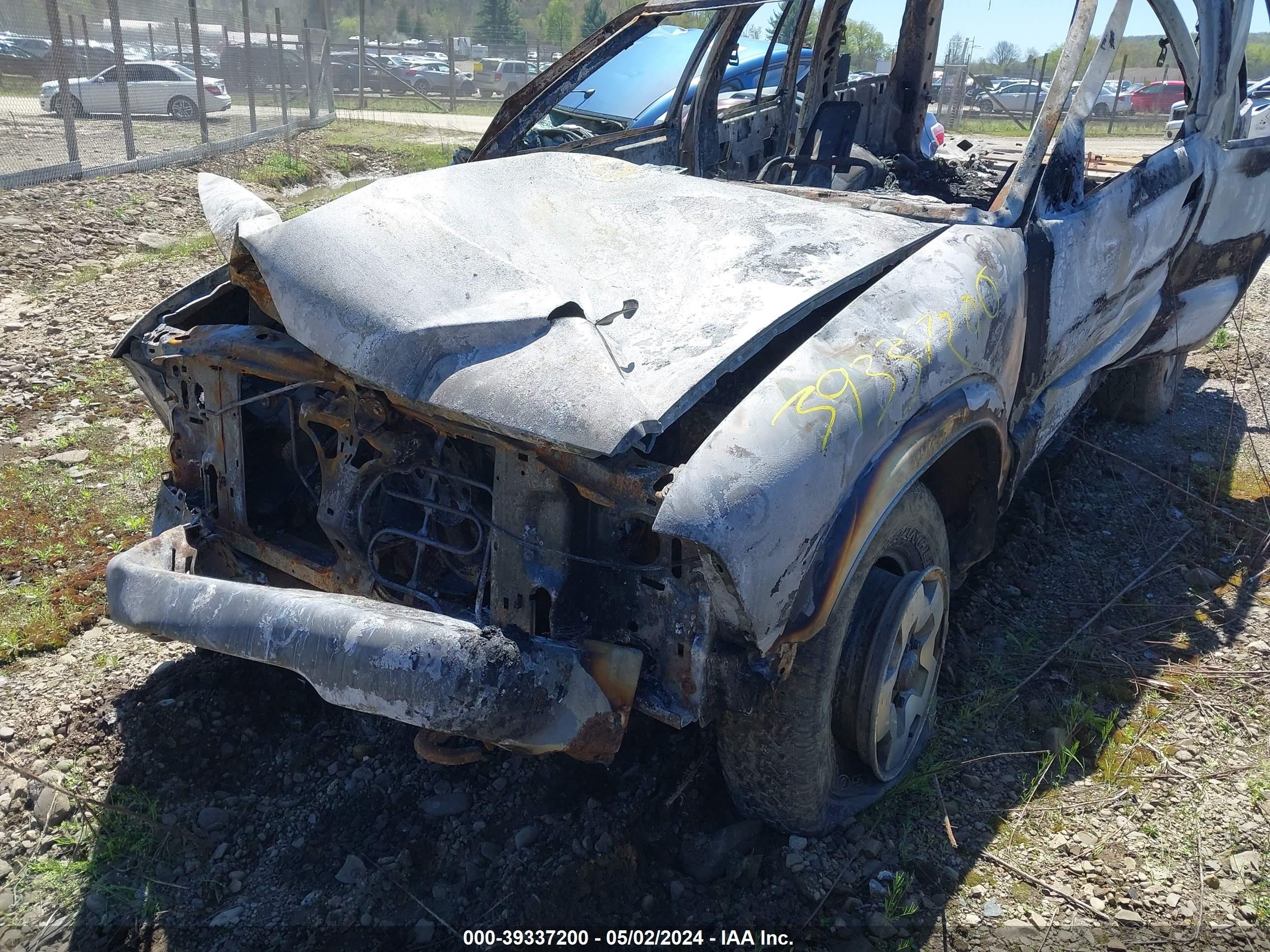 Photo 1 VIN: 1GNDT13W22K177596 - CHEVROLET BLAZER 