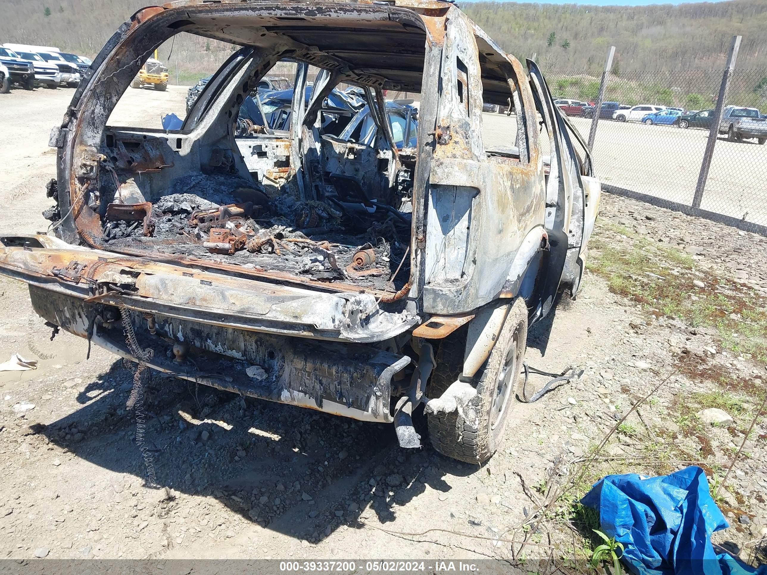 Photo 3 VIN: 1GNDT13W22K177596 - CHEVROLET BLAZER 