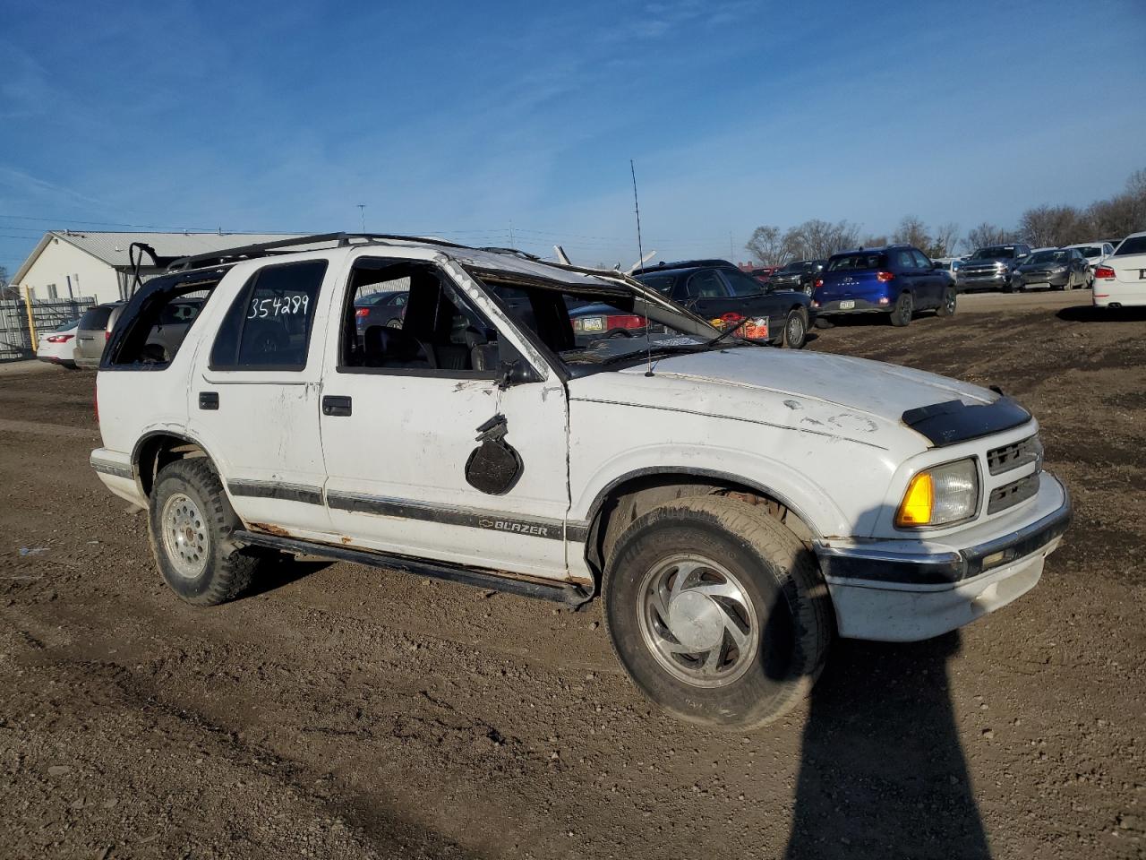 Photo 3 VIN: 1GNDT13W2VK217549 - CHEVROLET BLAZER 