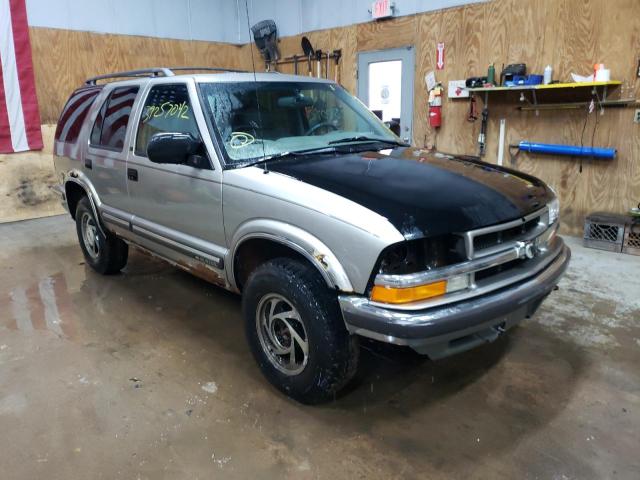 Photo 0 VIN: 1GNDT13W2W2140750 - CHEVROLET BLAZER 