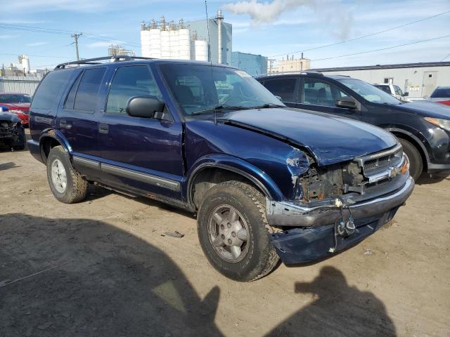 Photo 3 VIN: 1GNDT13W2Y2262818 - CHEVROLET BLAZER 