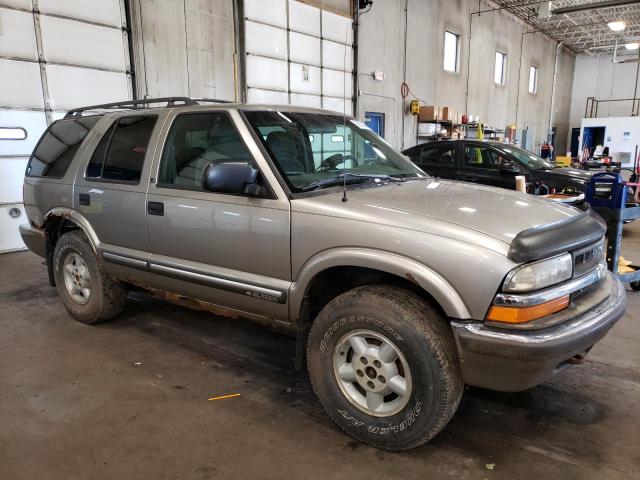 Photo 3 VIN: 1GNDT13W2Y2397331 - CHEVROLET BLAZER 