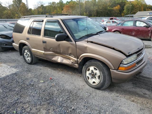 Photo 3 VIN: 1GNDT13W32K158457 - CHEVROLET BLAZER 