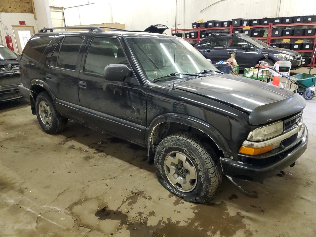 Photo 3 VIN: 1GNDT13W32K203896 - CHEVROLET BLAZER 