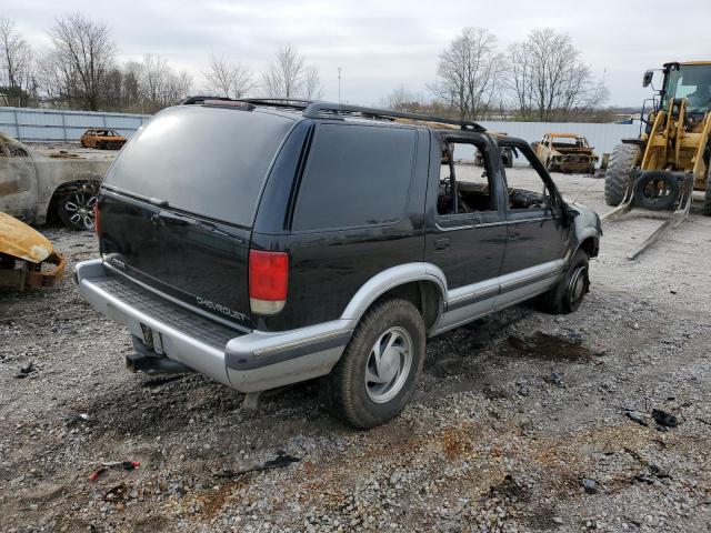 Photo 2 VIN: 1GNDT13W3T2268099 - CHEVROLET BLAZER 