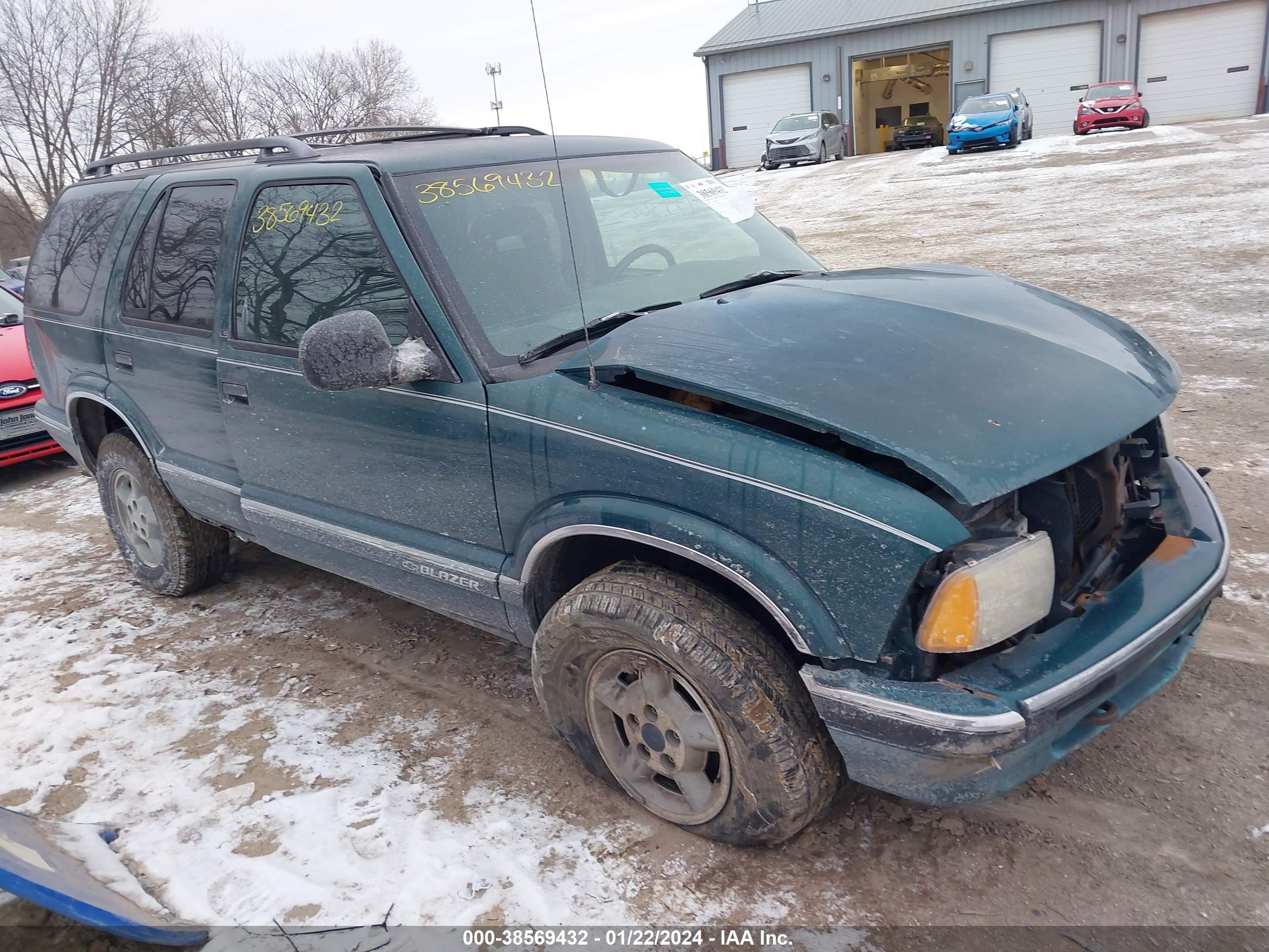 Photo 11 VIN: 1GNDT13W3V2207791 - CHEVROLET BLAZER 