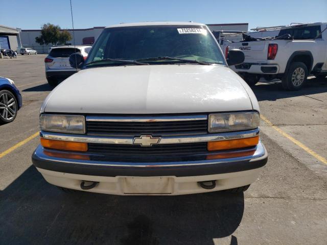 Photo 4 VIN: 1GNDT13W3W2120152 - CHEVROLET BLAZER 