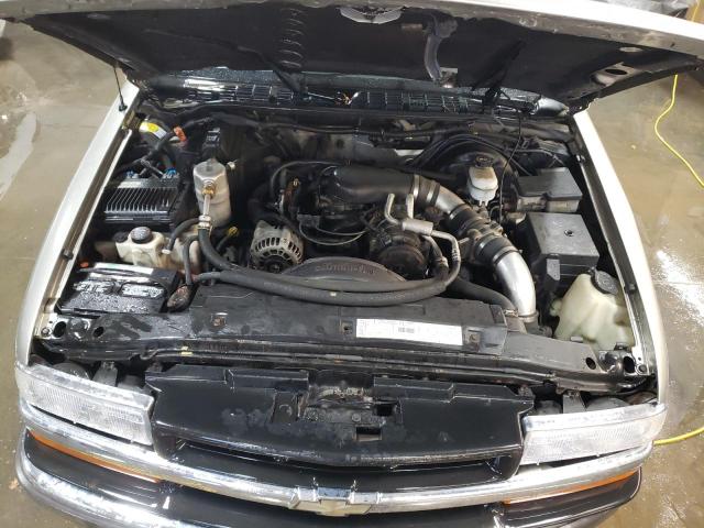 Photo 10 VIN: 1GNDT13W3Y2216351 - CHEVROLET BLAZER 