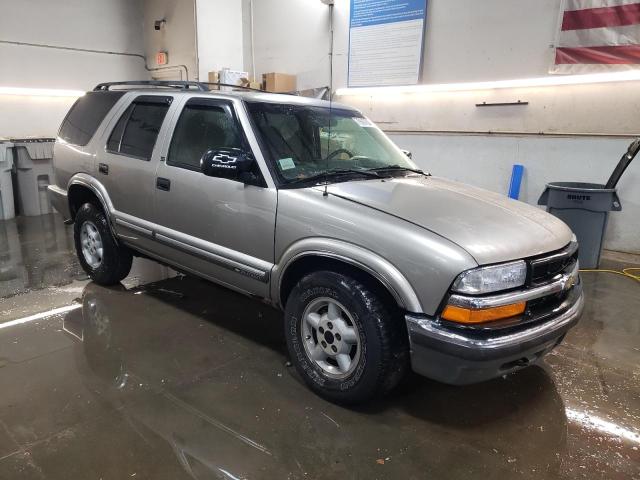 Photo 3 VIN: 1GNDT13W3Y2216351 - CHEVROLET BLAZER 