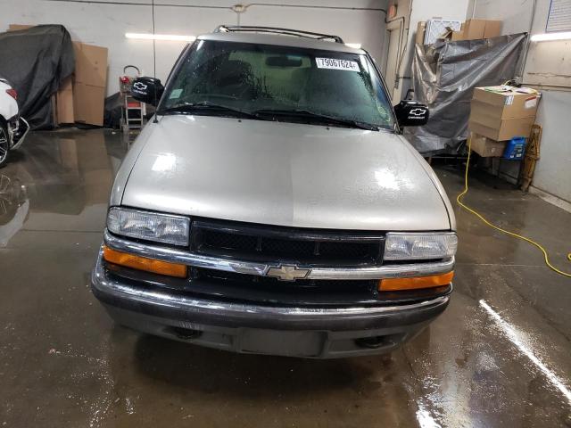 Photo 4 VIN: 1GNDT13W3Y2216351 - CHEVROLET BLAZER 