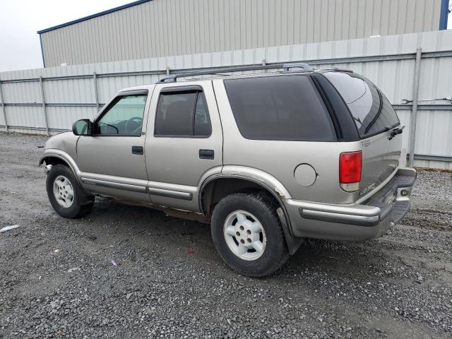 Photo 1 VIN: 1GNDT13W4W2145710 - CHEVROLET BLAZER 