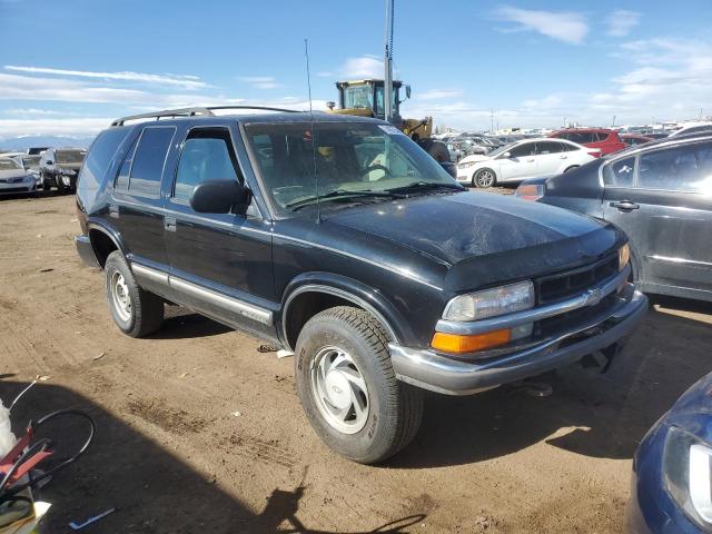 Photo 3 VIN: 1GNDT13W4Y2114279 - CHEVROLET BLAZER 