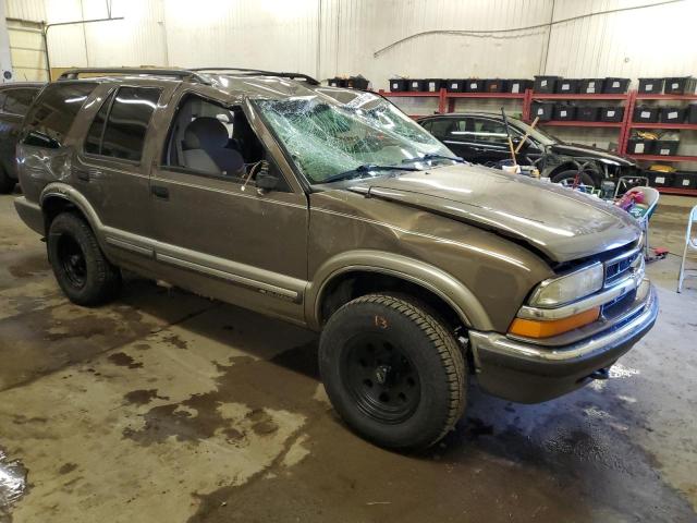 Photo 3 VIN: 1GNDT13W4Y2212969 - CHEVROLET BLAZER 