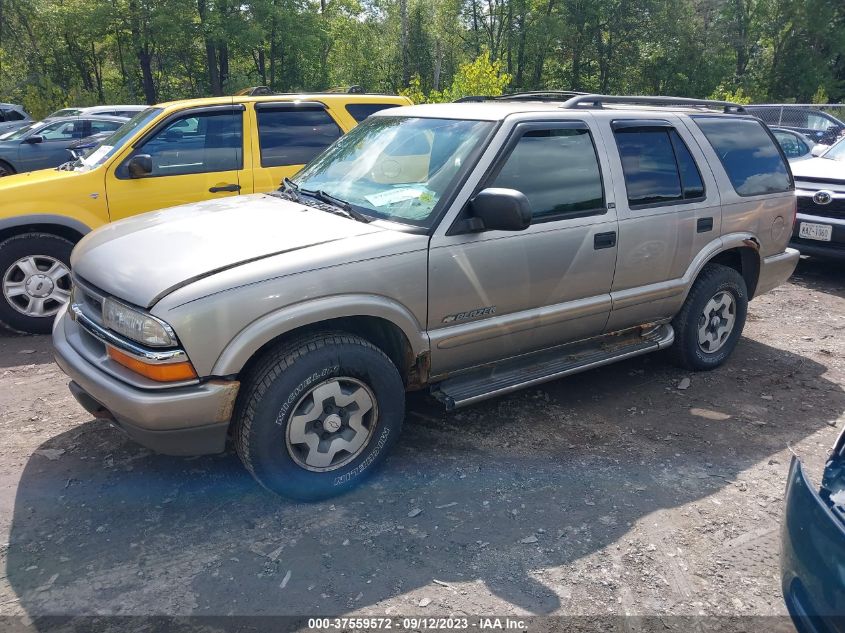 Photo 1 VIN: 1GNDT13W52K106747 - CHEVROLET BLAZER 