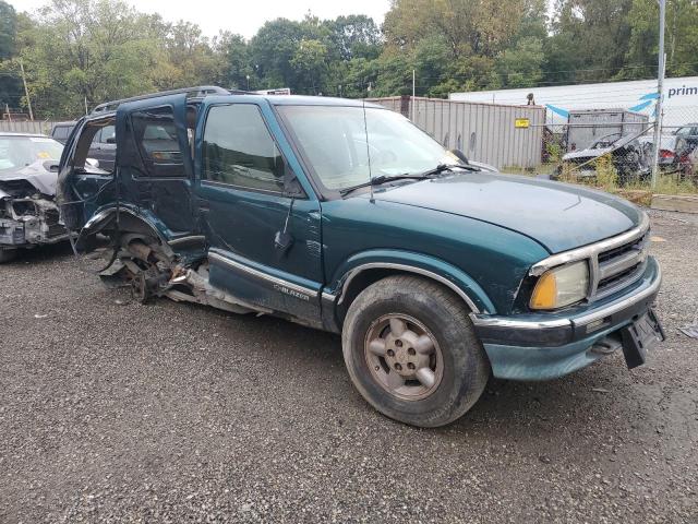 Photo 3 VIN: 1GNDT13W5T2284174 - CHEVROLET BLAZER 