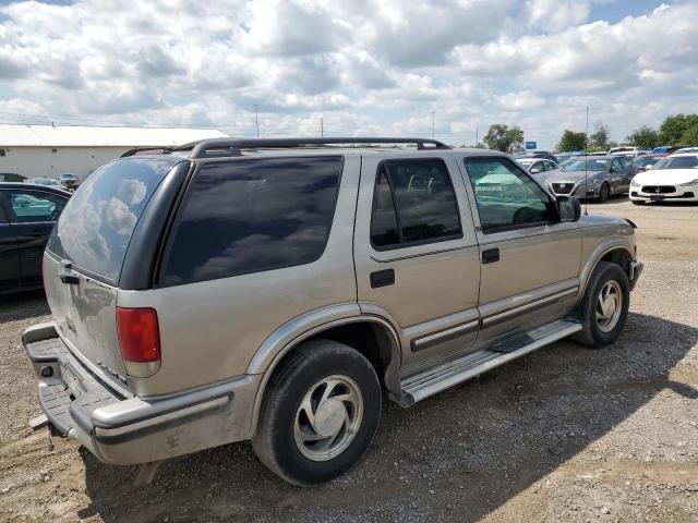 Photo 2 VIN: 1GNDT13W5X2169645 - CHEVROLET BLAZER 