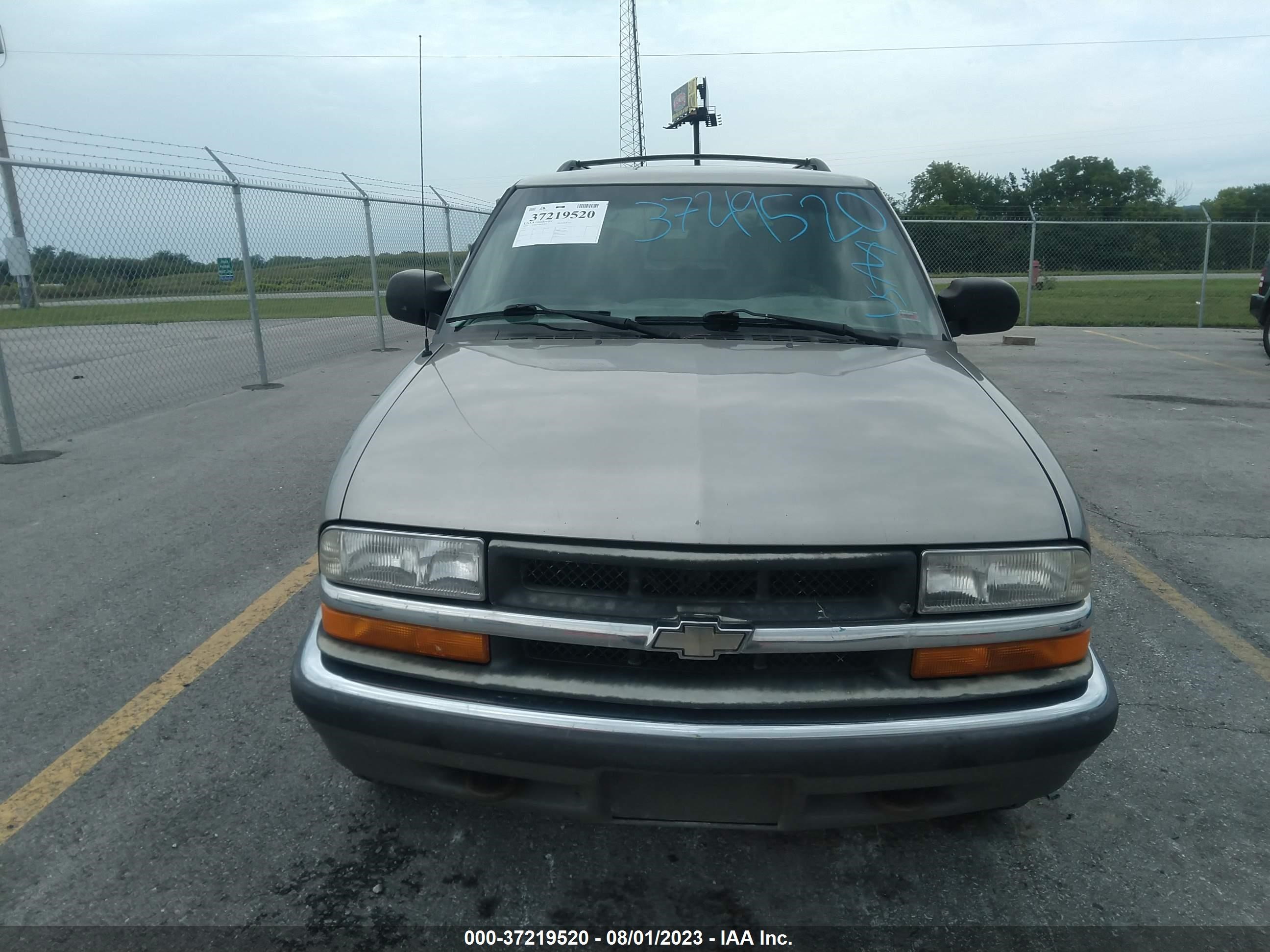 Photo 12 VIN: 1GNDT13W5Y2313275 - CHEVROLET BLAZER 