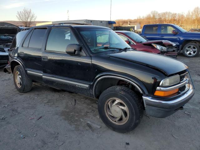 Photo 3 VIN: 1GNDT13W5Y2319660 - CHEVROLET BLAZER 