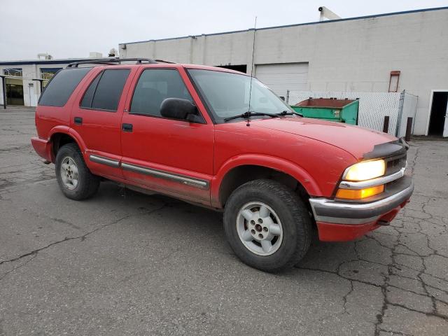 Photo 3 VIN: 1GNDT13W5Y2343733 - CHEVROLET BLAZER 