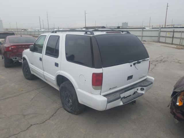 Photo 2 VIN: 1GNDT13W612143384 - CHEVROLET BLAZER 