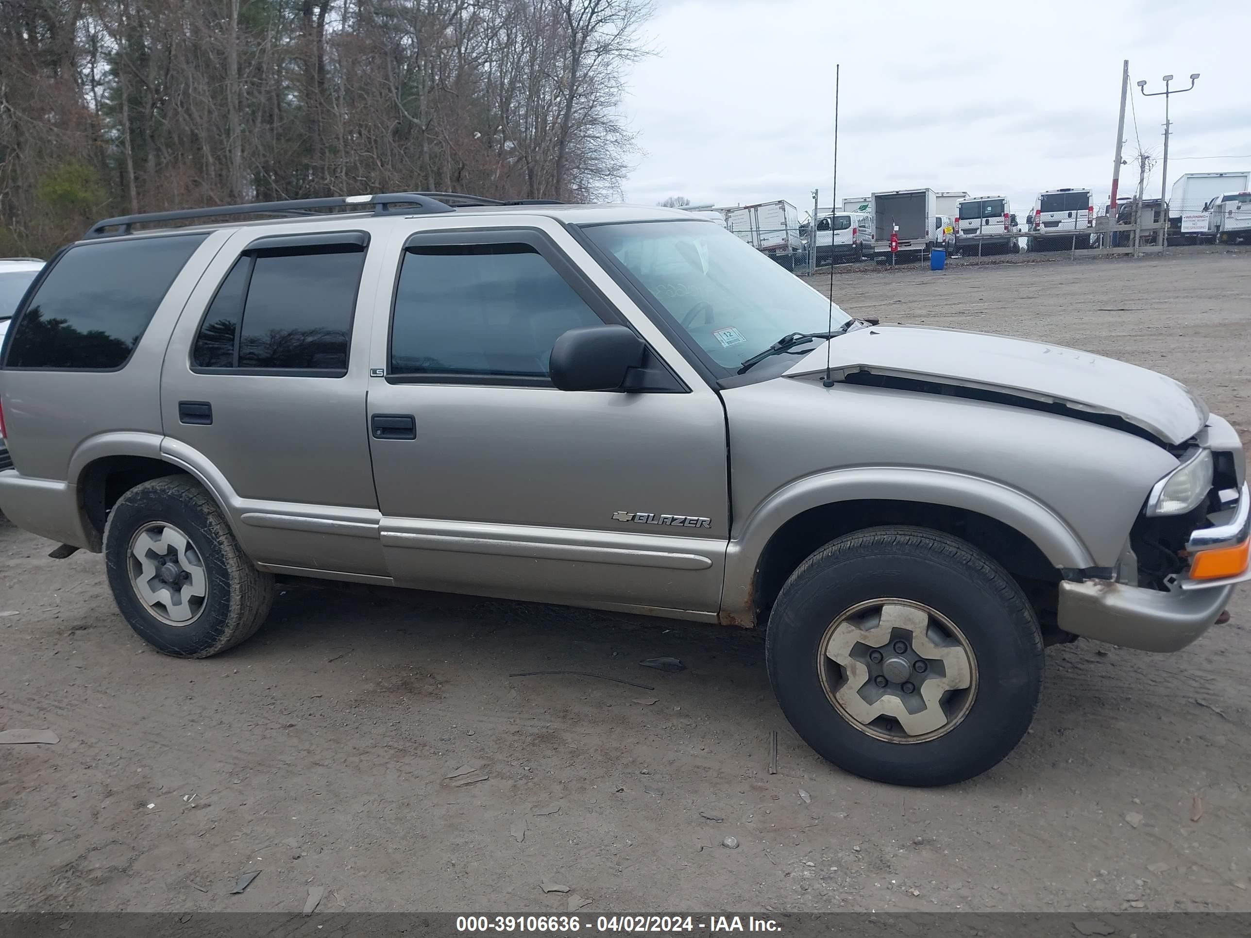 Photo 12 VIN: 1GNDT13W62K106790 - CHEVROLET BLAZER 