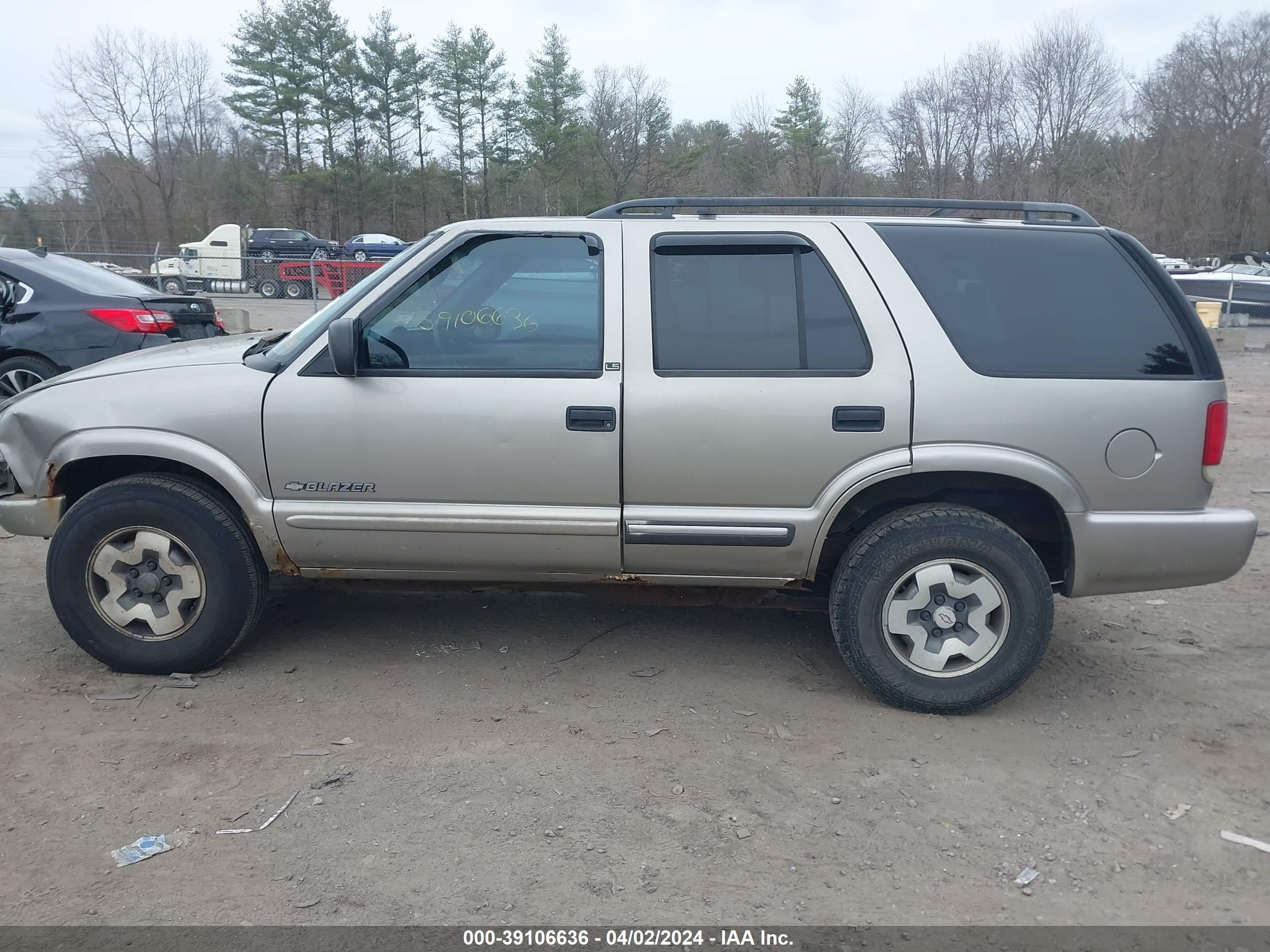 Photo 13 VIN: 1GNDT13W62K106790 - CHEVROLET BLAZER 