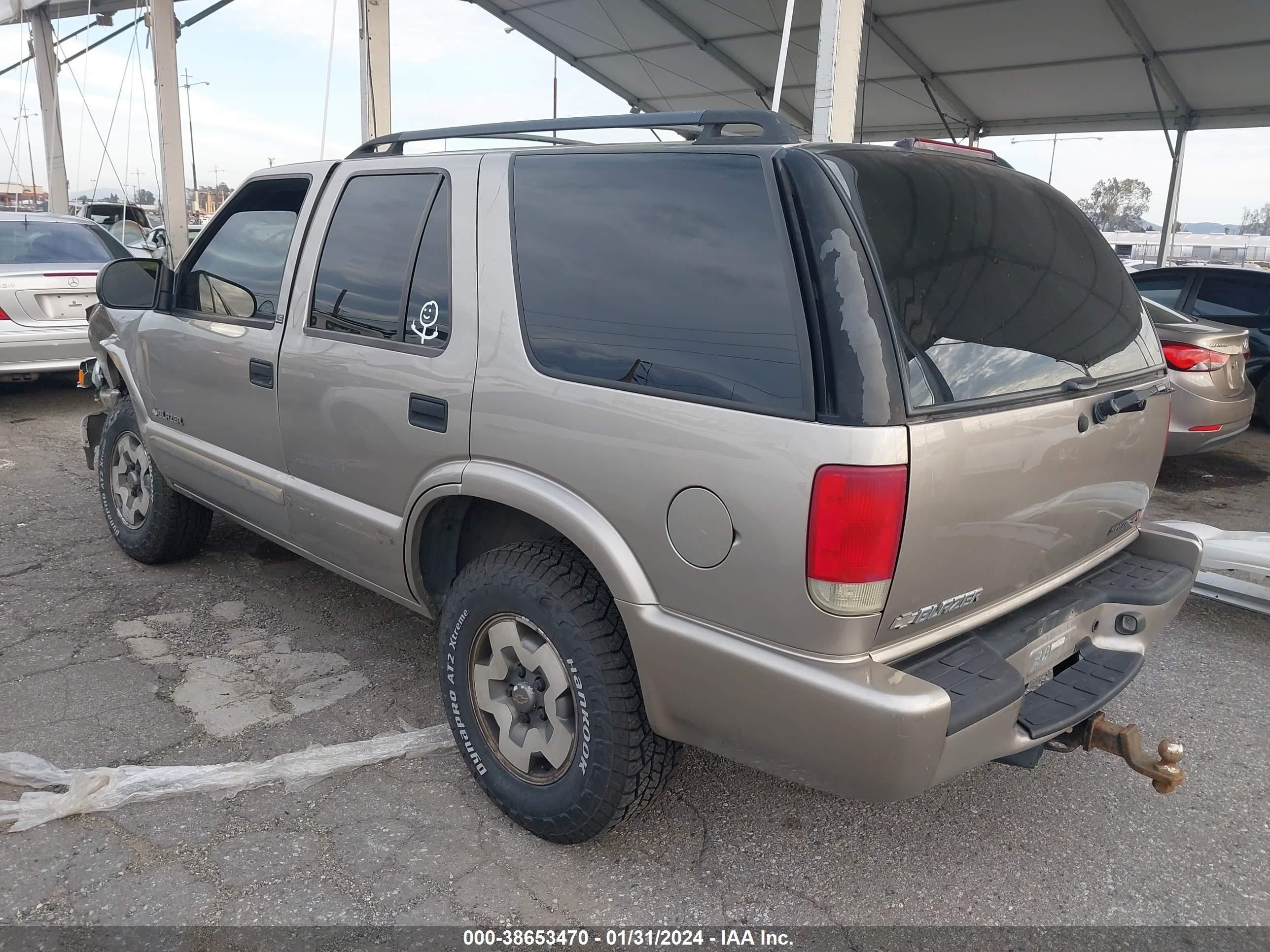 Photo 2 VIN: 1GNDT13W62K212267 - CHEVROLET BLAZER 