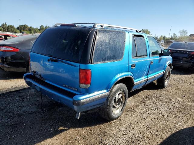 Photo 2 VIN: 1GNDT13W6S2137053 - CHEVROLET BLAZER 