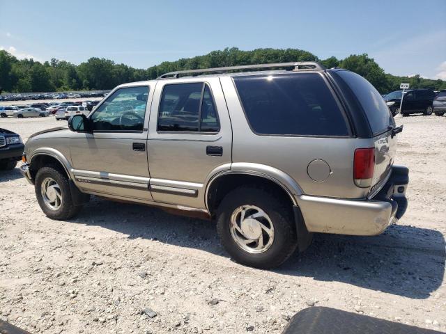 Photo 1 VIN: 1GNDT13W6Y2327668 - CHEVROLET BLAZER 