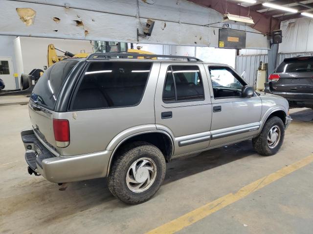 Photo 2 VIN: 1GNDT13W712214351 - CHEVROLET BLAZER 