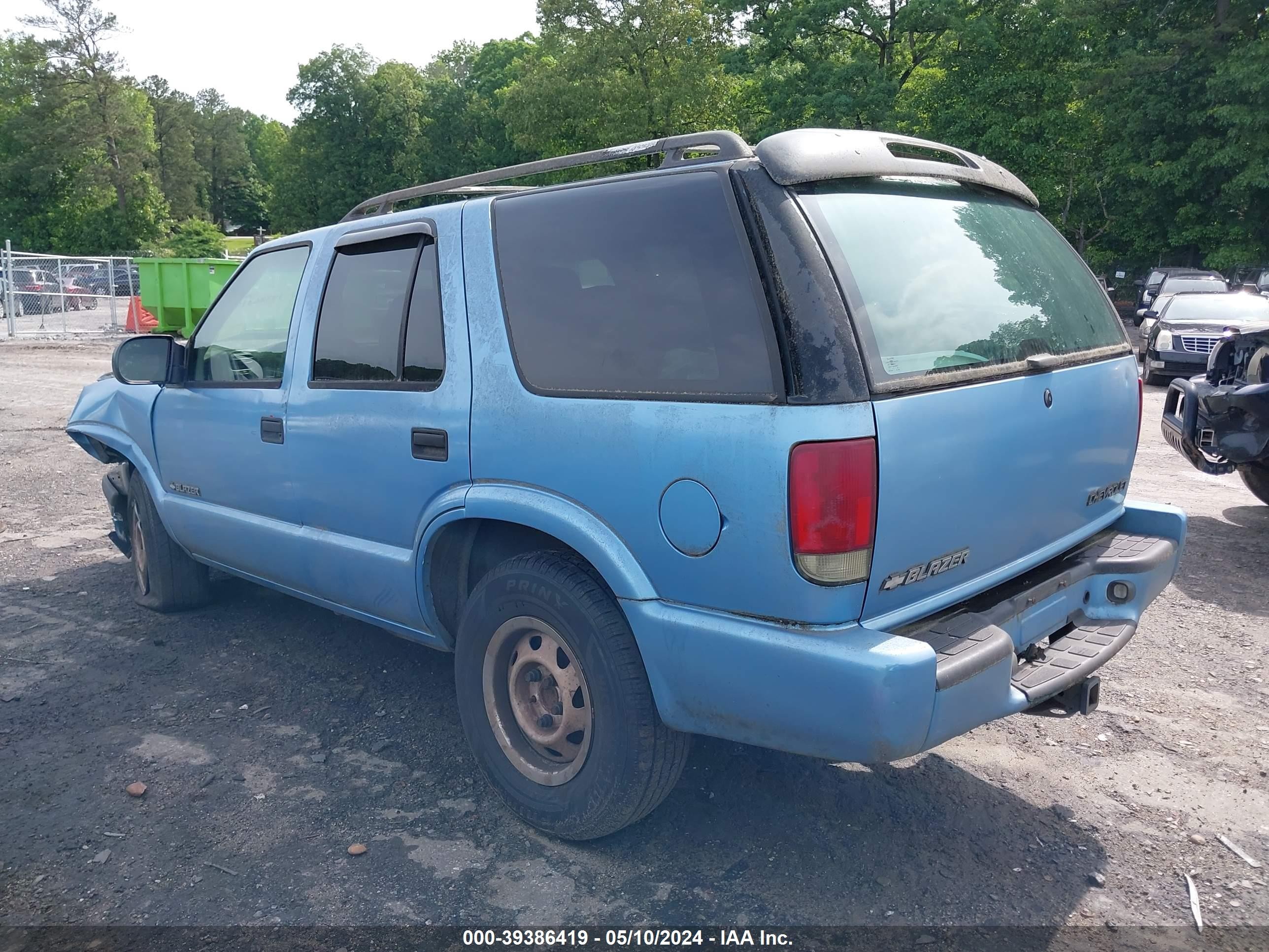 Photo 2 VIN: 1GNDT13W71K245373 - CHEVROLET BLAZER 