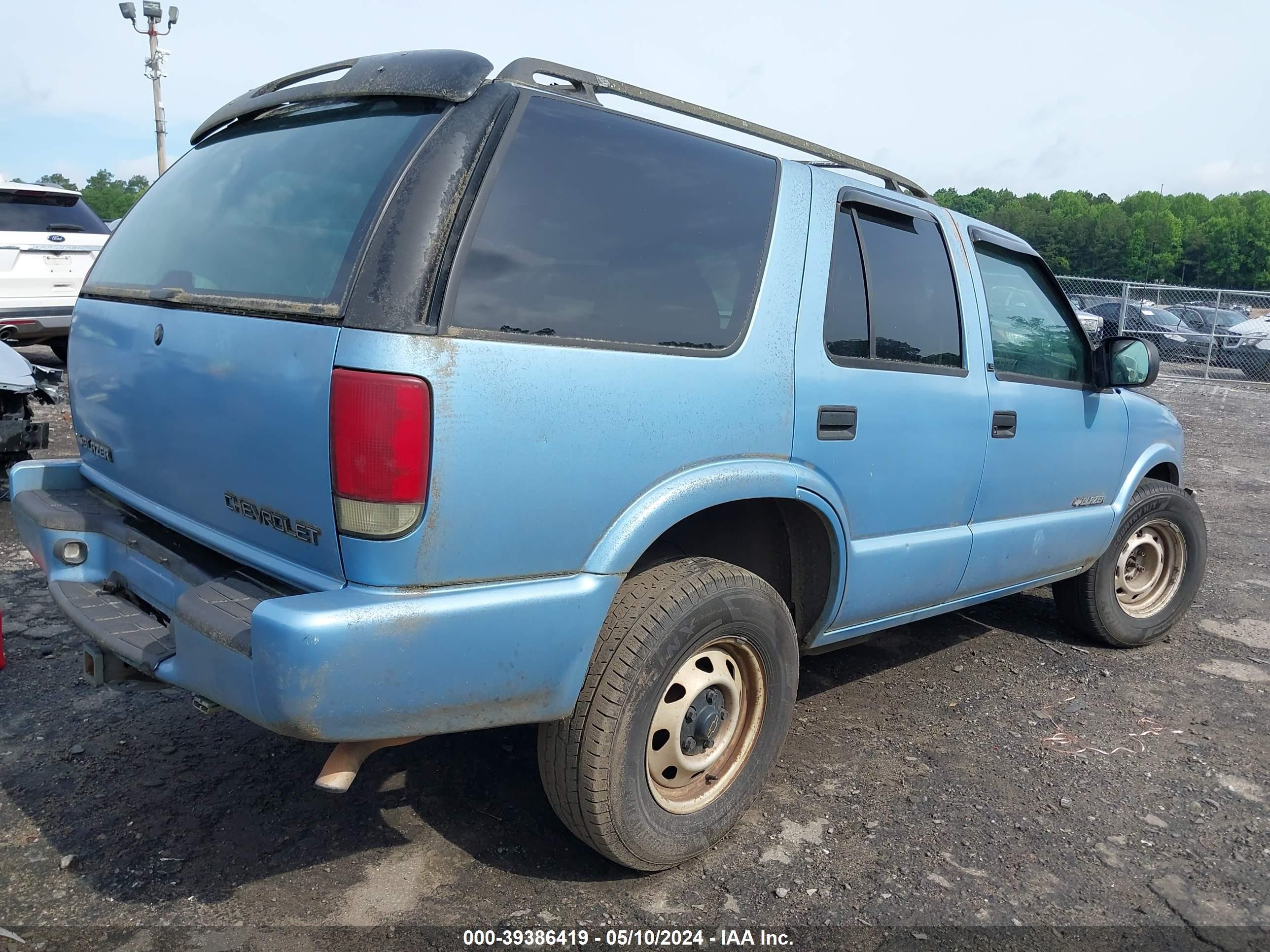 Photo 3 VIN: 1GNDT13W71K245373 - CHEVROLET BLAZER 