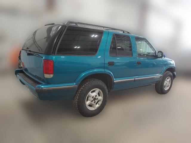 Photo 2 VIN: 1GNDT13W7T2191110 - CHEVROLET BLAZER 