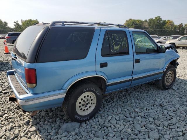 Photo 2 VIN: 1GNDT13W7V2156165 - CHEVROLET BLAZER 