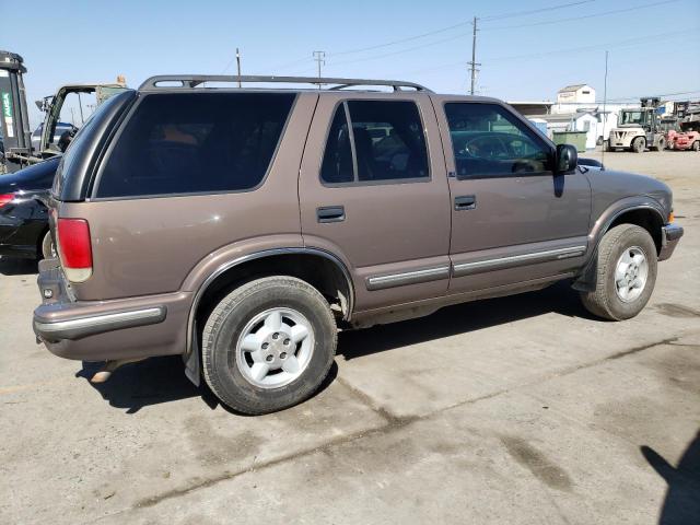 Photo 2 VIN: 1GNDT13W7X2252607 - CHEVROLET BLAZER 