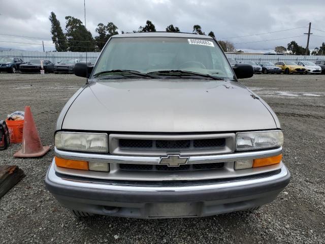 Photo 4 VIN: 1GNDT13W7Y2158602 - CHEVROLET BLAZER 