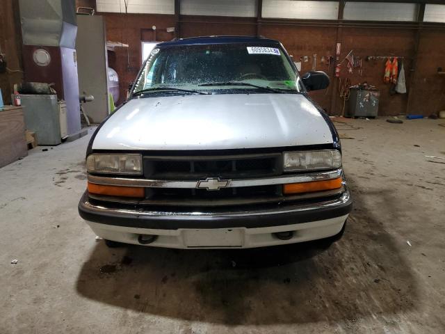 Photo 4 VIN: 1GNDT13W7Y2163119 - CHEVROLET BLAZER 