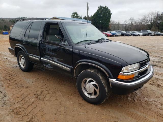 Photo 3 VIN: 1GNDT13W7Y2286404 - CHEVROLET BLAZER 