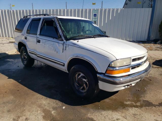 Photo 3 VIN: 1GNDT13W812168142 - CHEVROLET BLAZER 