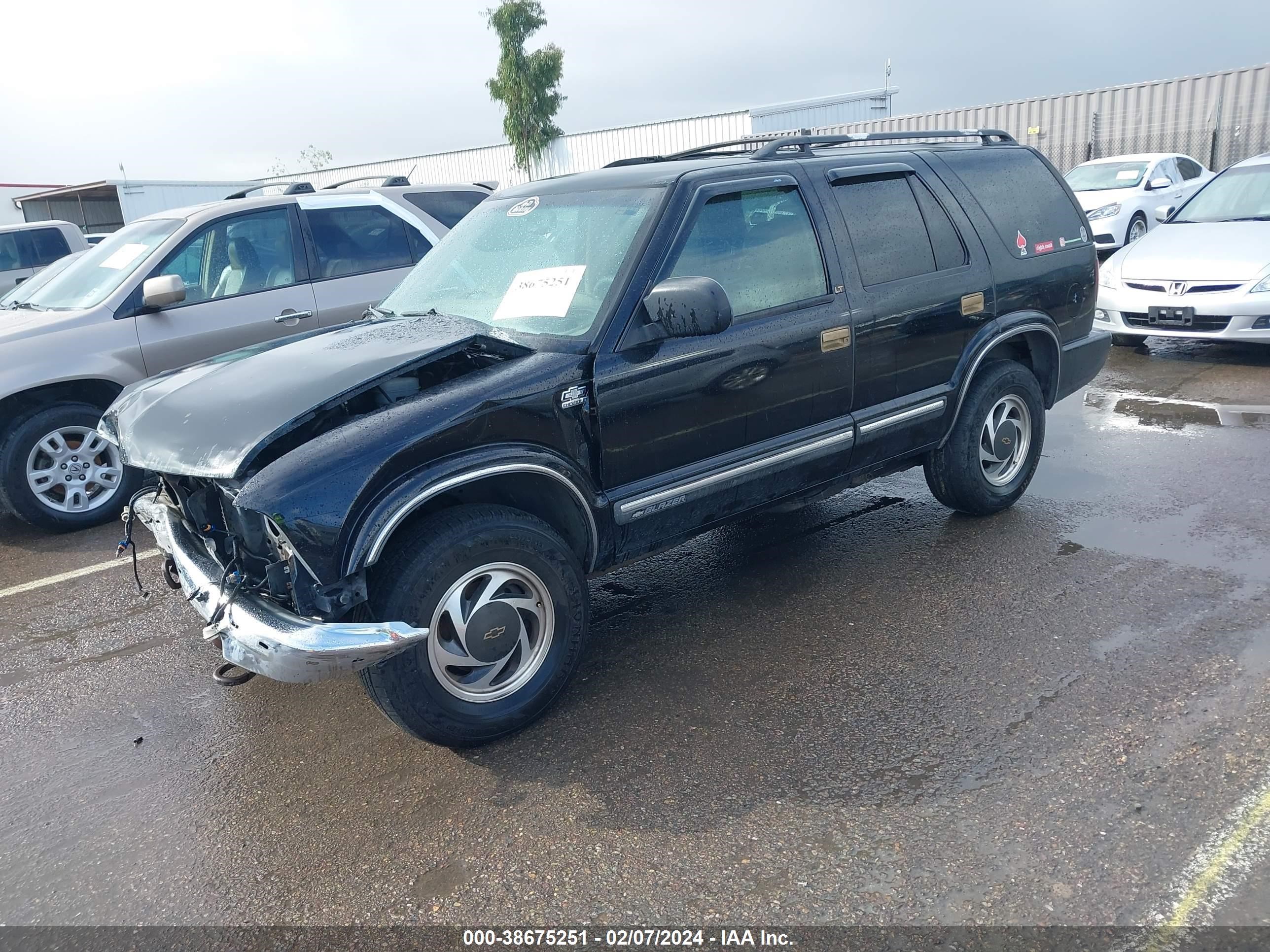 Photo 1 VIN: 1GNDT13W812225309 - CHEVROLET BLAZER 