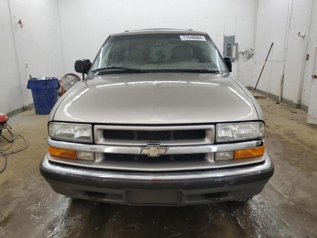 Photo 4 VIN: 1GNDT13W81K237282 - CHEVROLET BLAZER 