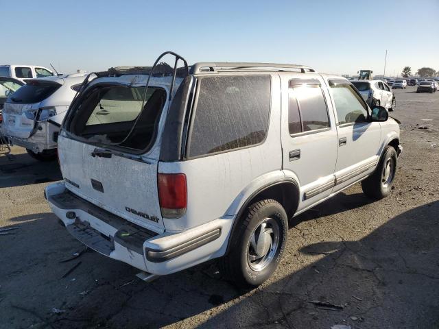 Photo 2 VIN: 1GNDT13W8W2132457 - CHEVROLET BLAZER 