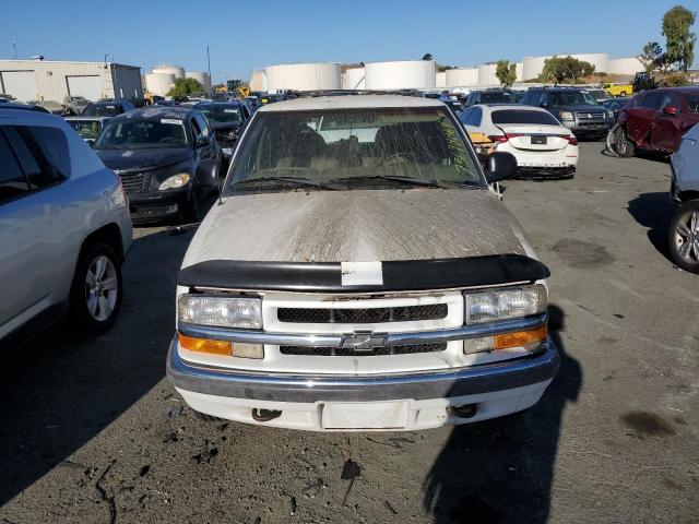 Photo 4 VIN: 1GNDT13W8W2132457 - CHEVROLET BLAZER 