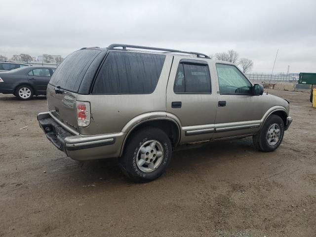 Photo 2 VIN: 1GNDT13W8W2283752 - CHEVROLET BLAZER 