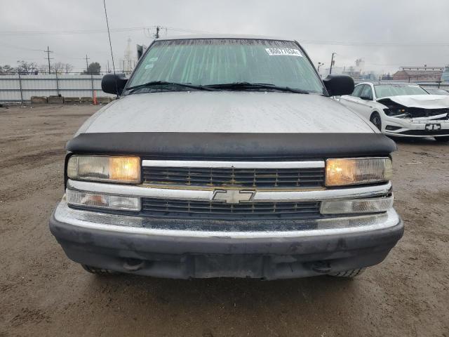 Photo 4 VIN: 1GNDT13W8W2283752 - CHEVROLET BLAZER 