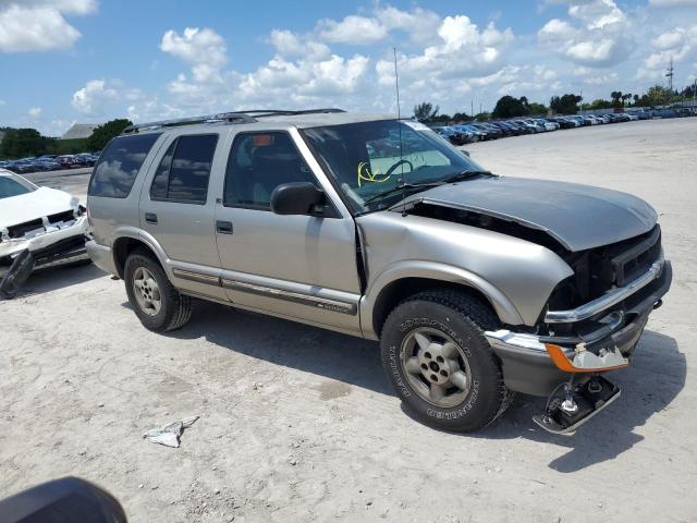 Photo 3 VIN: 1GNDT13W8Y2300343 - CHEVROLET BLAZER 